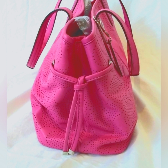 Coach, NWOT, Signature Stripe Perforated Carryall, Watermelon Pink 🍉 - Picture 3 of 12